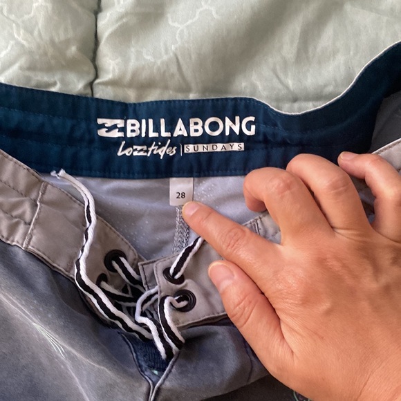 Billabong boys swim trunk - Picture 2 of 3